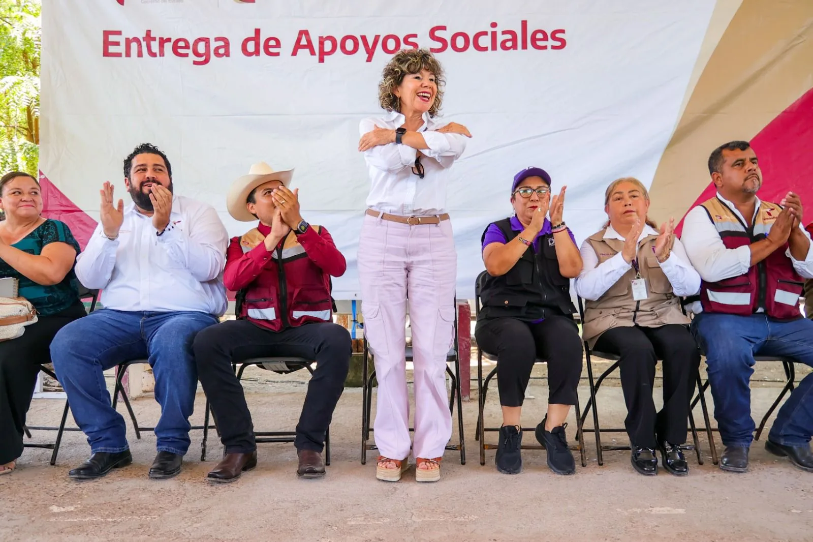 La Secretaría de Bienestar Social entrega apoyos a familias del ejido Luz del Campesino