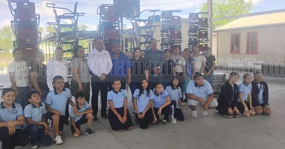 La Secretaría de Educación entrega mobiliario escolar a casi 1,700 alumnos en Tamaulipas