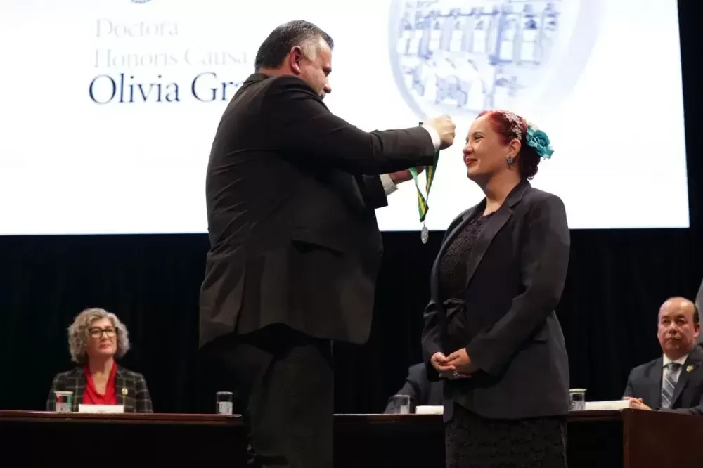 La UABC distingue a Olivia Graeve por su liderazgo en ciencia y educación binacional