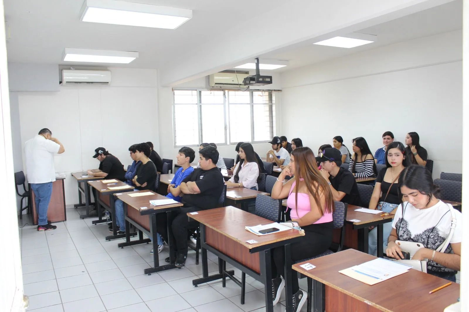 La UAS aplica con éxito examen diagnóstico para aspirantes 2026 en la Región Norte