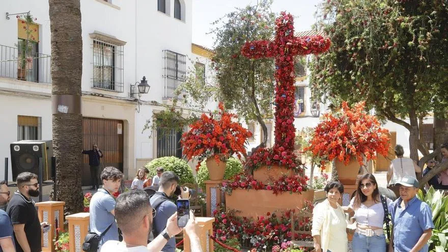 Las cruces de mayo cordobesas premian a La Soledad, Cañero Nueva y Acpacys