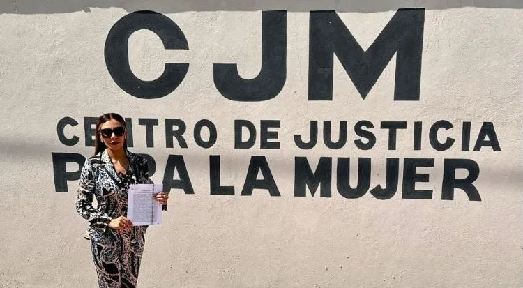 Lía Castro presenta denuncia por violencia digital ante la Fiscalía estatal