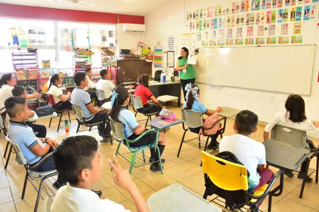 María de los Remedios Figueroa supera aneurisma cerebral y regresa a enseñar con pasión renovada