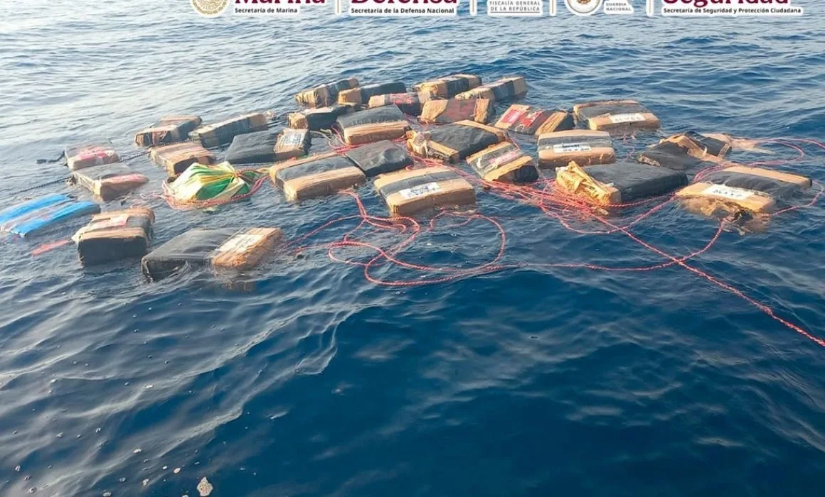 Marina asegura más de 2 toneladas de cocaína en el Golfo de Tehuantepec