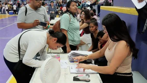 Más de 300 mujeres cuidadoras reciben apoyo económico en Zapotlán el Grande
