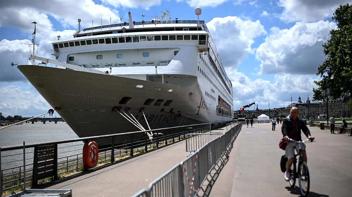Más de mil personas fueron confinadas en un crucero en Francia tras la muerte de un pasajero