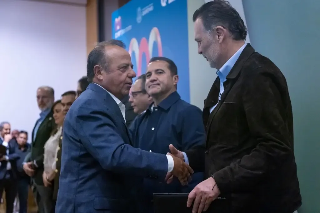 Mauricio Kuri encabeza toma de protesta de nueva mesa directiva de CIRT Querétaro