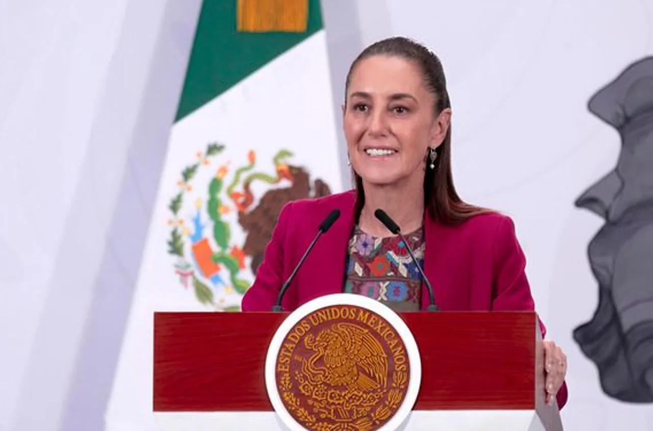 México presenta Olinia, el minivehículo eléctrico diseñado para movilidad urbana accesible