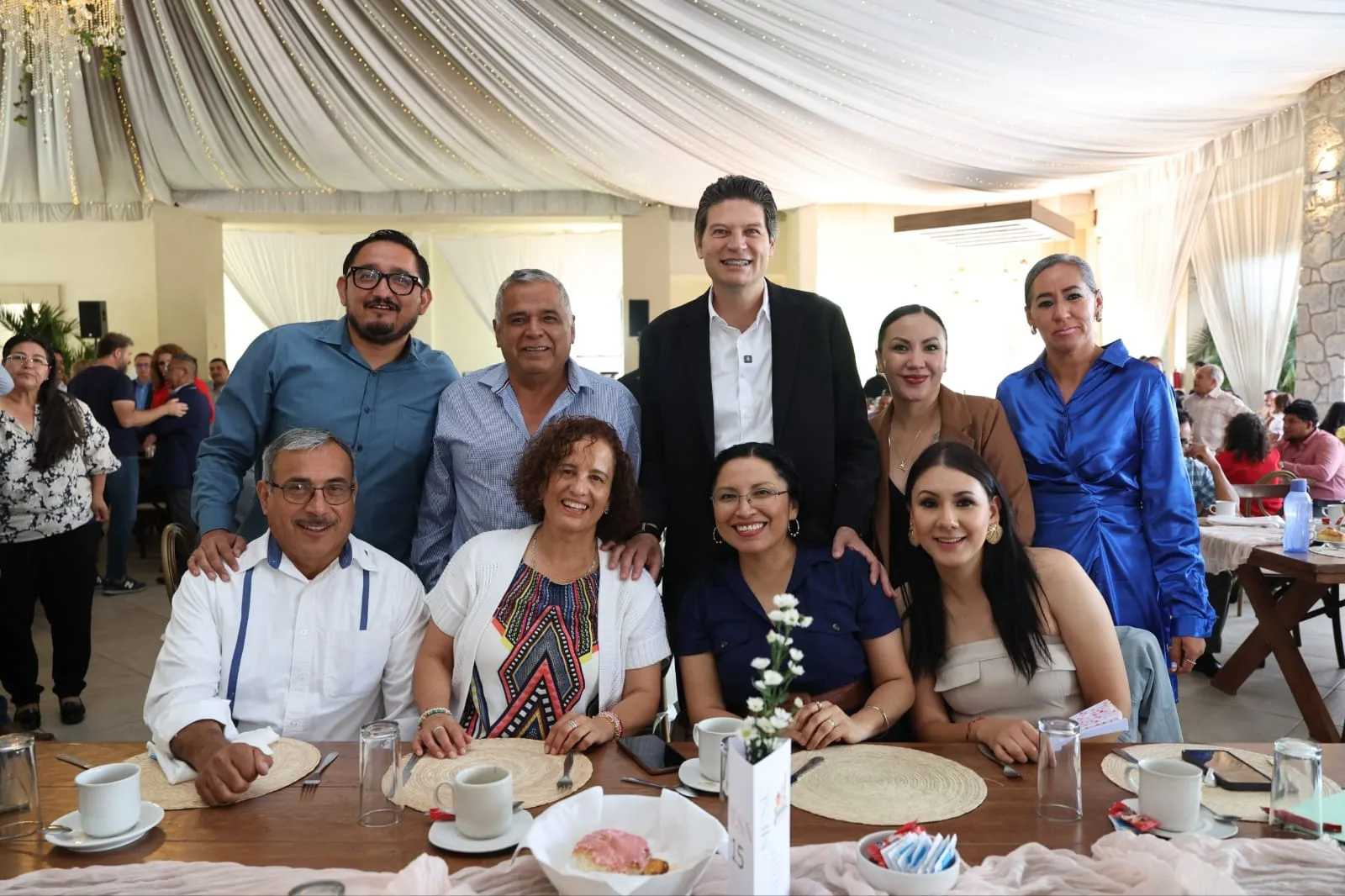 Morelia reconoce el papel de maestras y maestros en la formación de nuevas generaciones