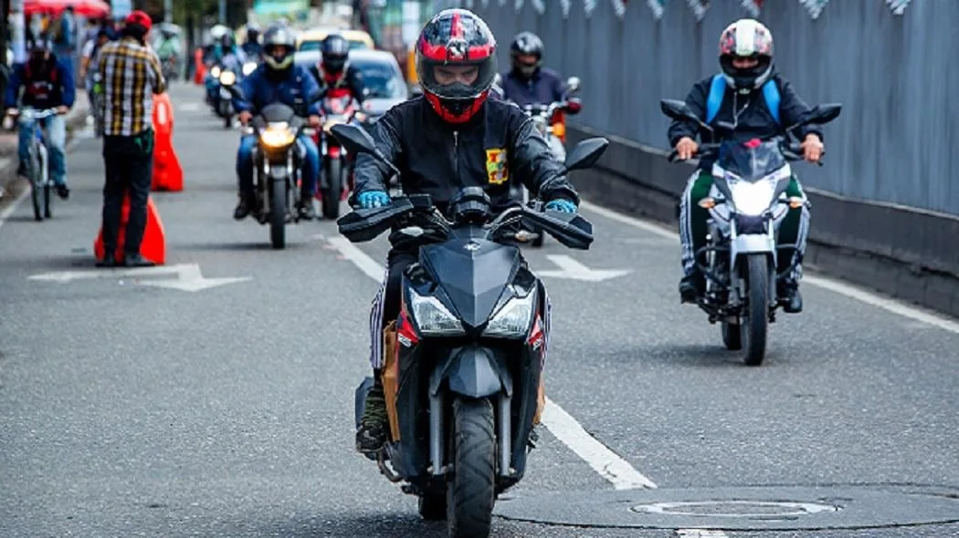 Motocicletas en Colombia: ventas suben más del 40% en abril y lideran la movilidad
