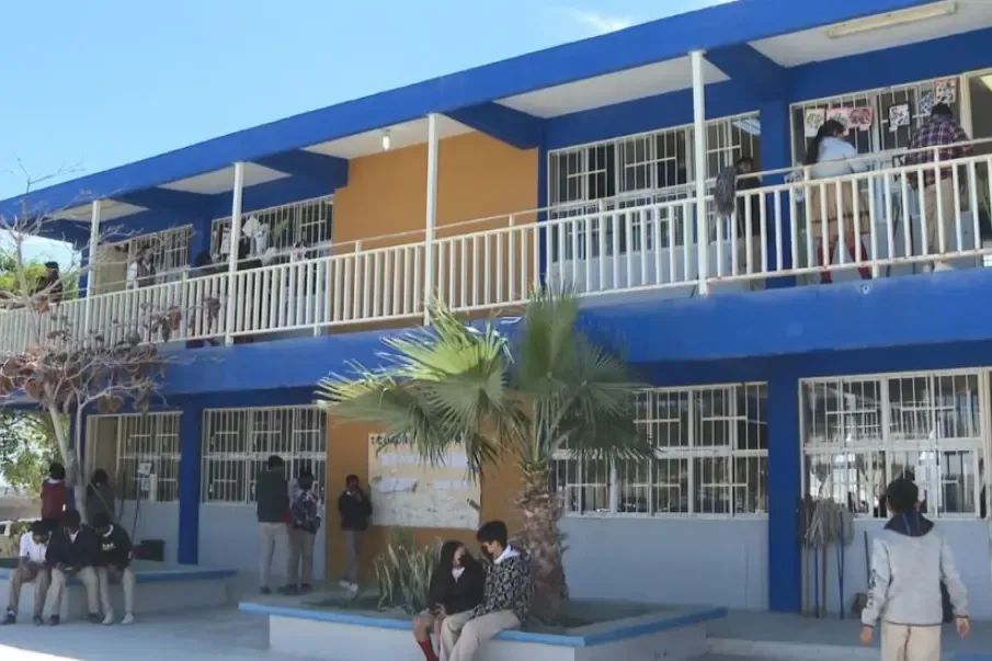 Padres de familia alertan sobre impactos del adelanto de vacaciones escolares en Los Cabos