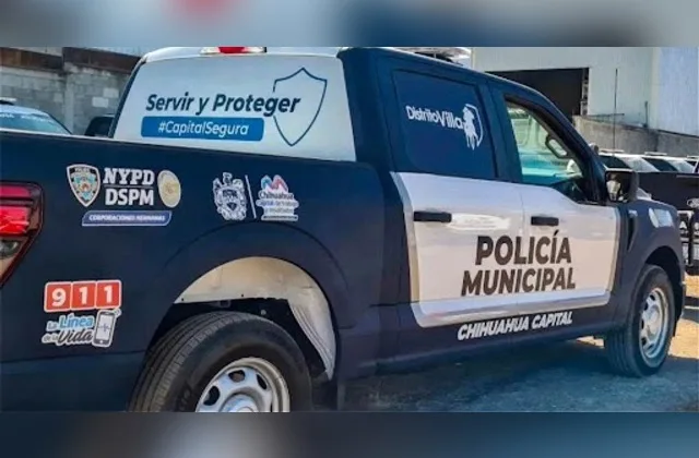 Patrullas de Chihuahua portan logos de policía de Nueva York por convenio de colaboración