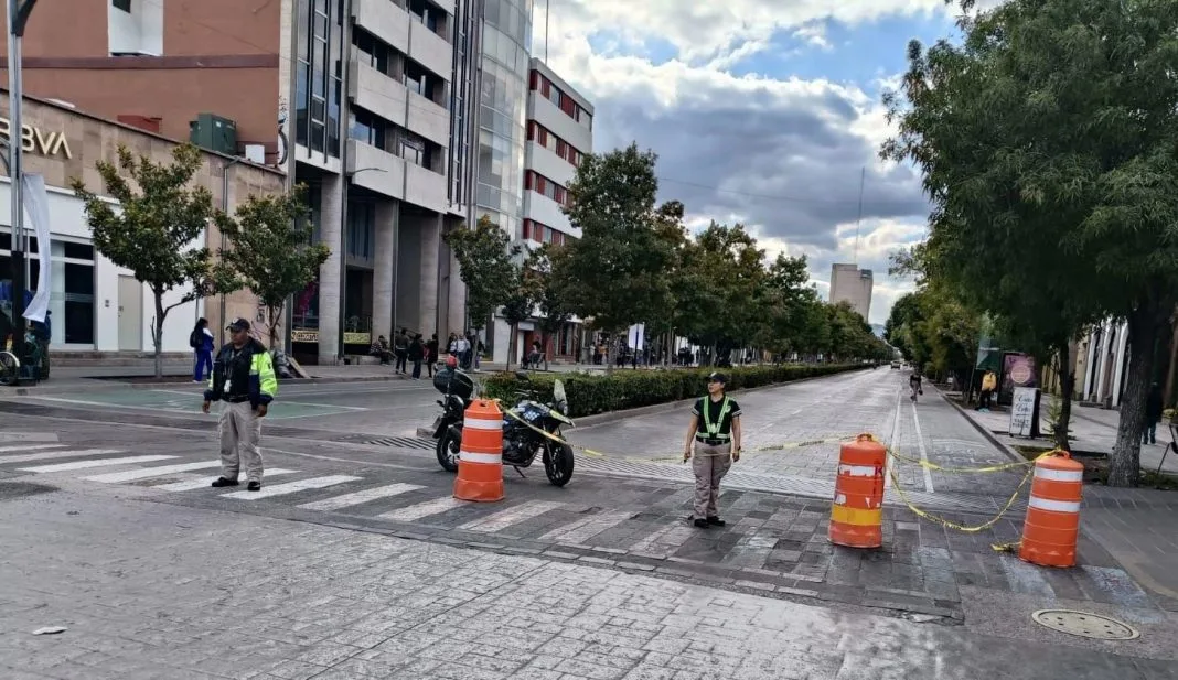 Policía Vial activa operativo en el Centro Histórico por marchas del Día del Trabajo