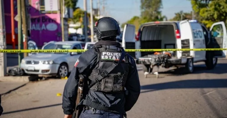 Policías de Culiacán transportaban droga de Los Chapitos en patrullas oficiales, acusa EE.UU.
