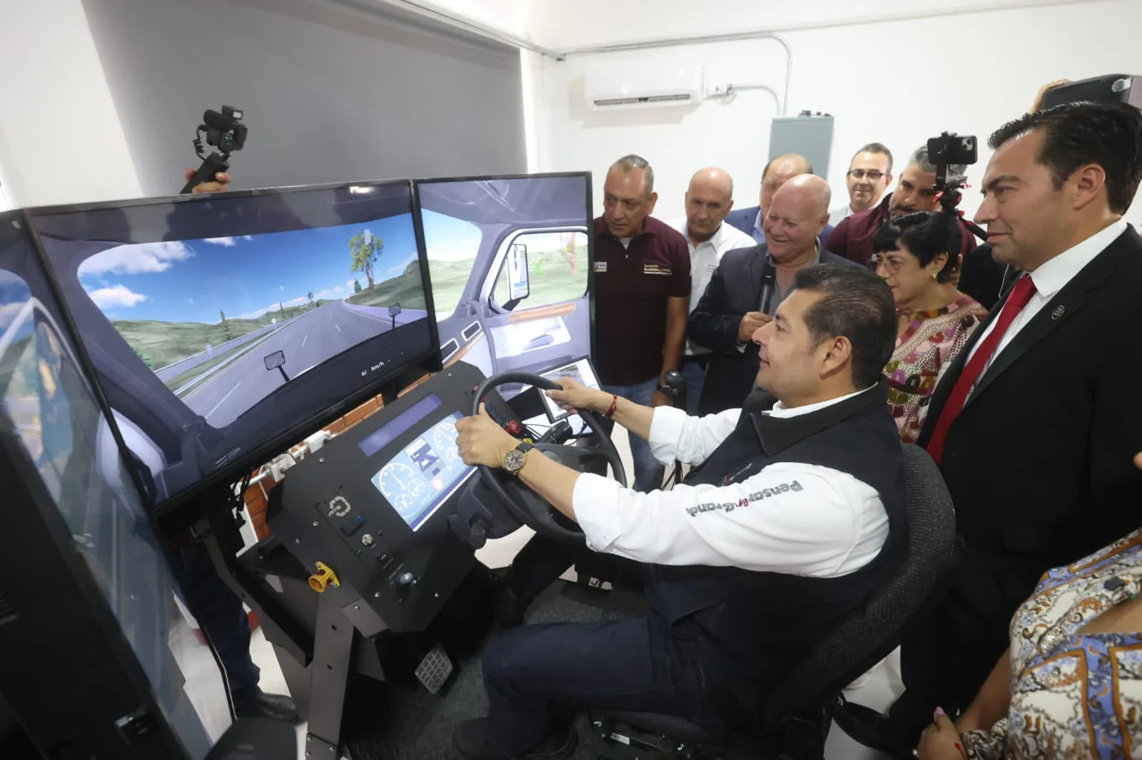 Puebla impulsa capacitación internacional para operadores de transporte de carga