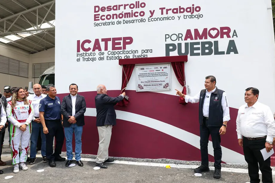Puebla inaugura centro de capacitación para operadores de transporte y refuerza su impulso logístico
