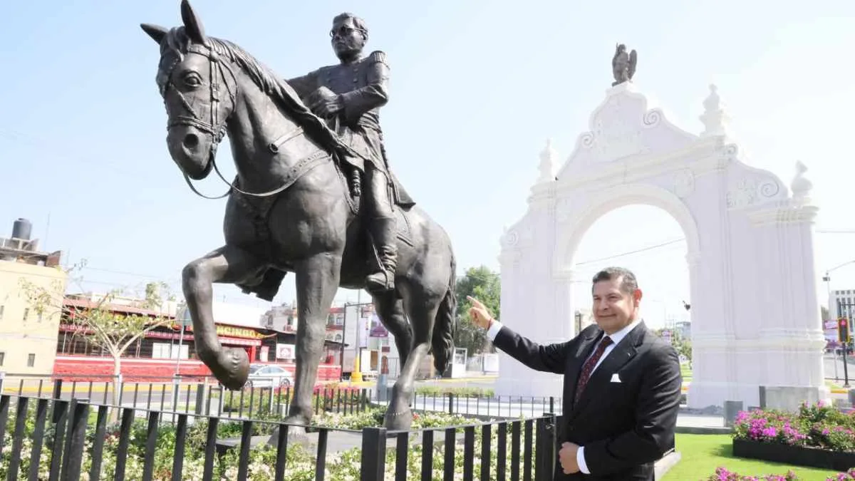 Puebla inaugura rehabilitación del Arco de Loreto y escultura de Ignacio Zaragoza