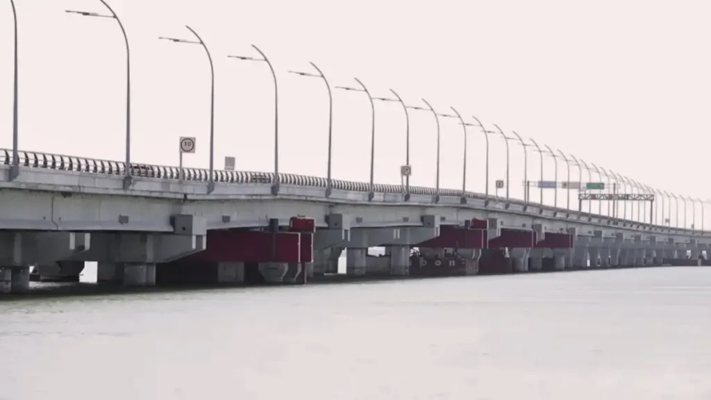 Puente Nichupté presenta hundimientos y refuerzos tras duplicar su costo inicial
