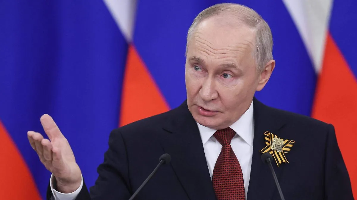 Putin propone almacenar en Rusia uranio enriquecido iraní para evitar tensiones con EE. UU.