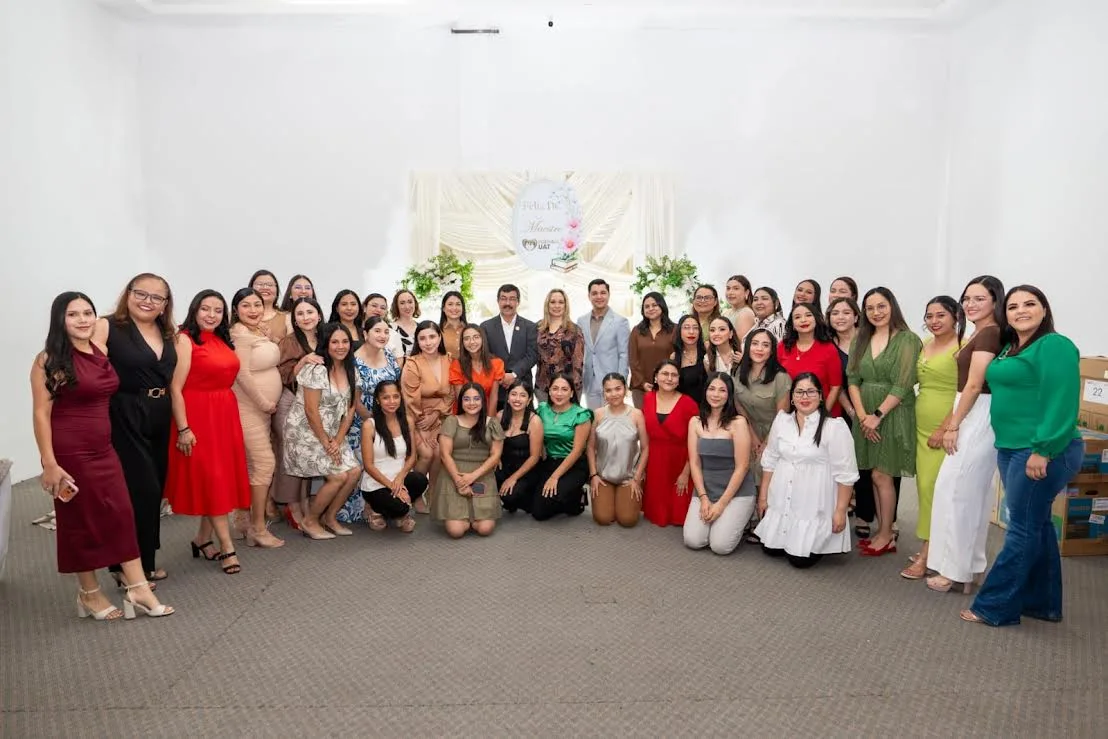 Reconocen a docentes de Familia UAT con celebración por Día del Maestro