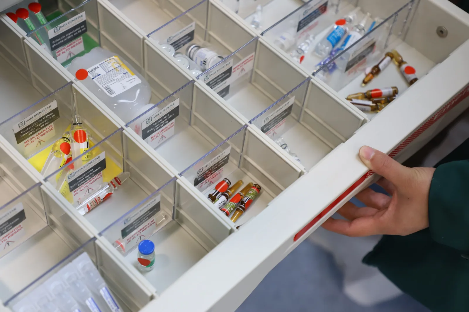 Reforma de seguros médicos se congela mientras crece la crisis en el sector salud