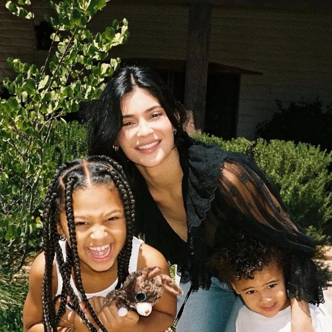 Stormi y Aire Jenner, la crianza compartida que une a Kylie Jenner y Travis Scott