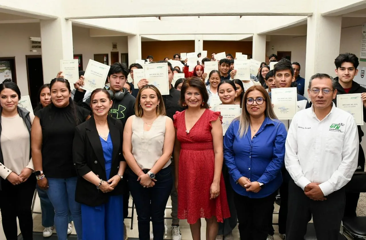 Universidad Tecnológica de Huejotzingo y Tlahuapan apoyan a estudiantes con becas para evitar deserción