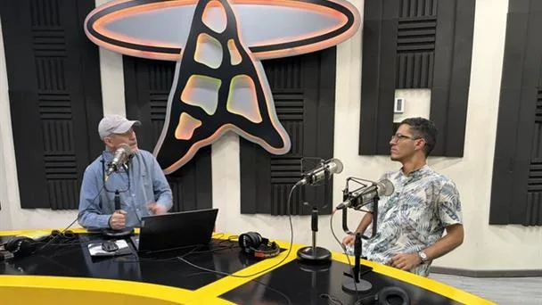 Vico Leonista protagoniza la emisión más reciente de Radio al Cubo en Radio Universidad de Guadalajara