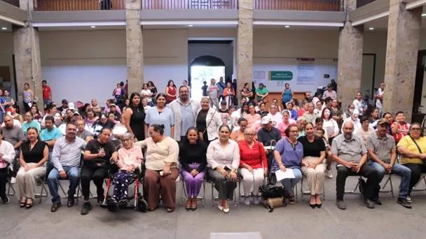 Zapotlán el Grande entrega apoyos a personas cuidadoras en situación vulnerable