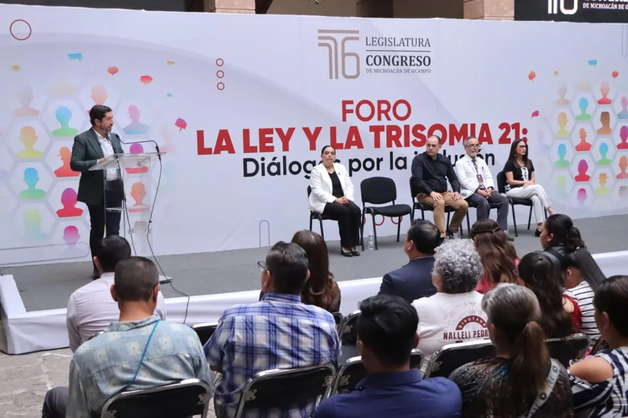 Abraham Espinoza enfatiza la inclusión en foro sobre derechos de personas con síndrome de Down