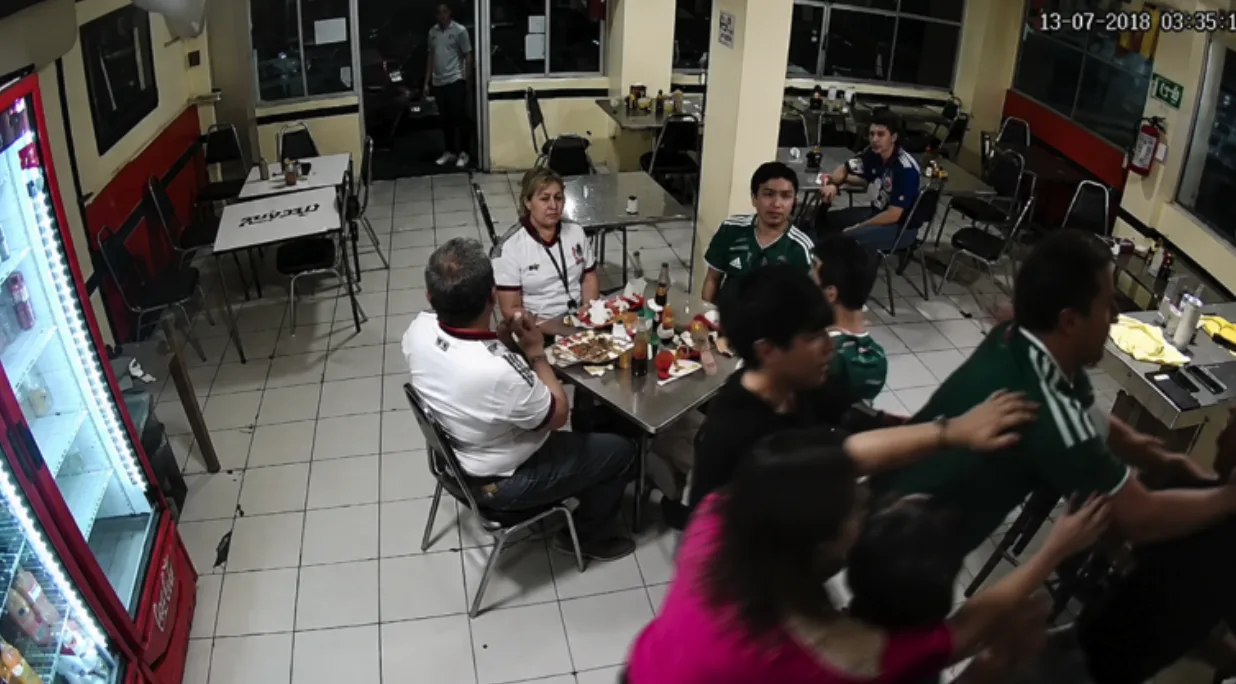 Alcalde de El Carmen se disculpa tras video de agresión a un mesero en San Pedro