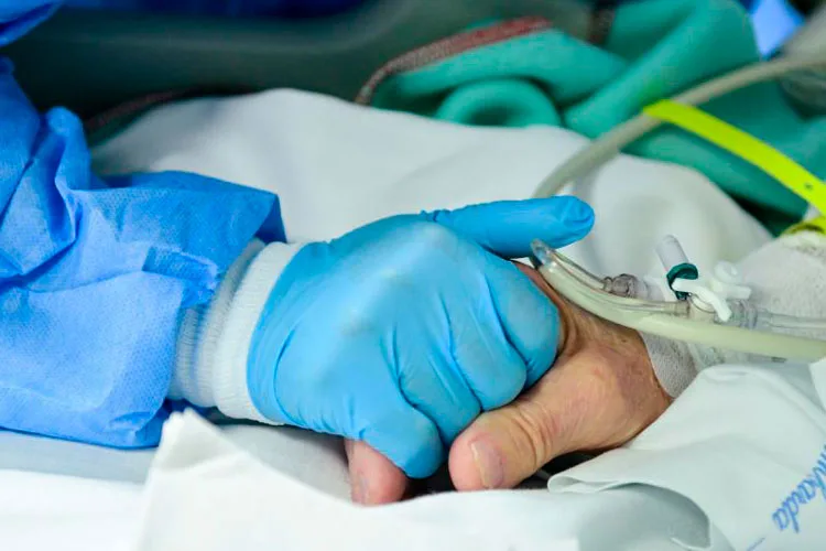 Aprueban en Tamaulipas derecho al acompañamiento familiar durante hospitalización