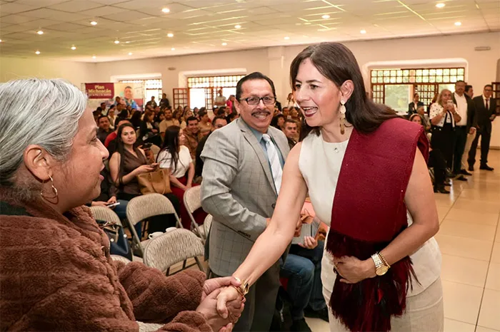 Más de 50 mil docentes en Michoacán fortalecen su formación para la enseñanza