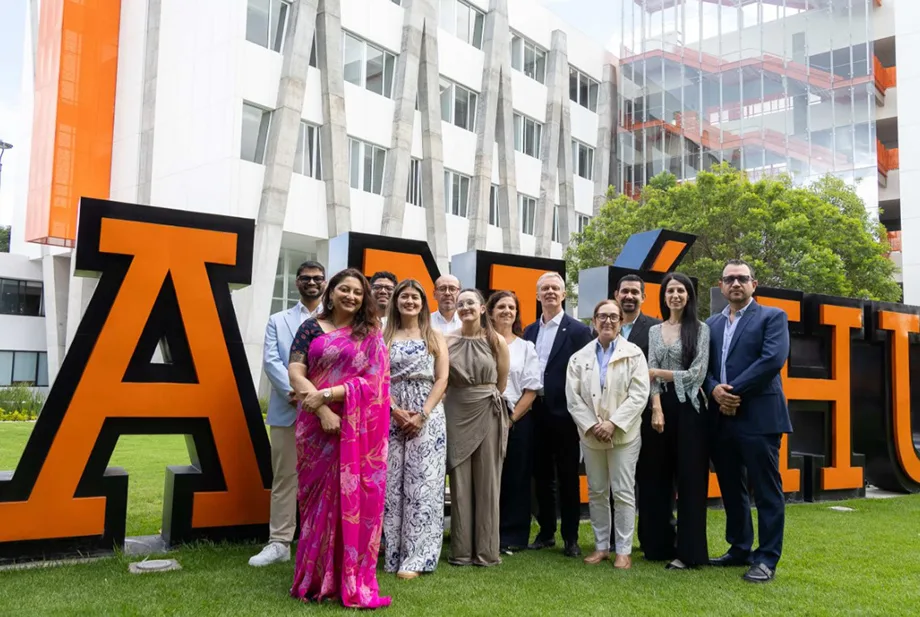 Universidad Anáhuac Puebla fortalece su internacionalización con profesores de diez países