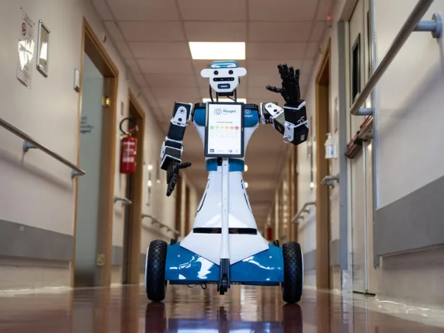 Un robot asistente revoluciona la atención en rehabilitación neuromotora en hospital italiano