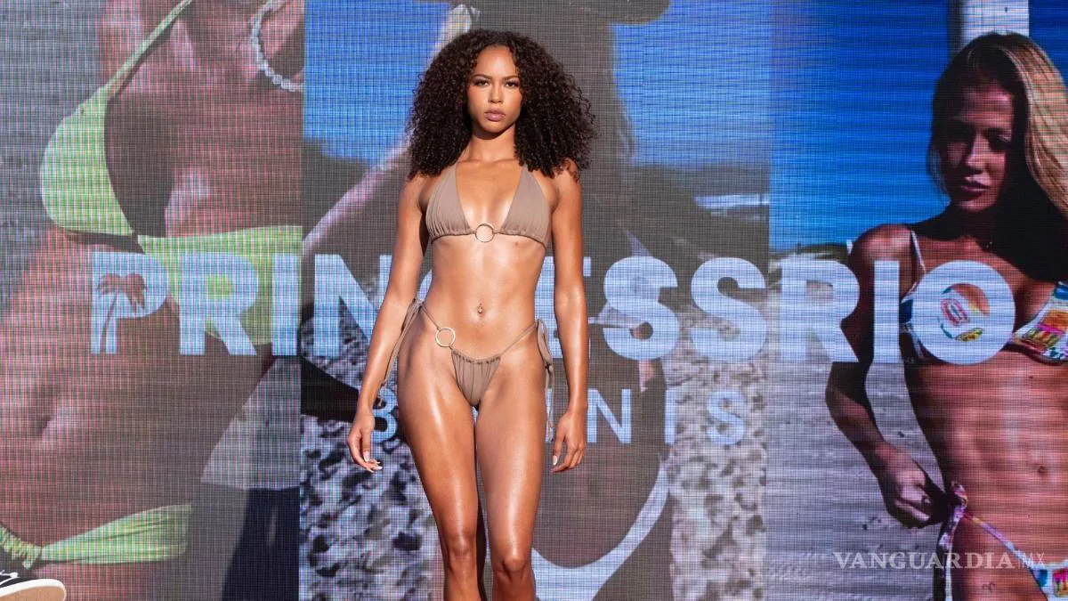 Bikinis 2026: el regreso sofisticado del tie dye y las siluetas noventeras