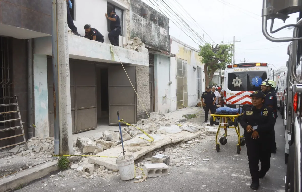 Campaña municipal alerta sobre riesgo en techos de casas antiguas por lluvias en Mérida
