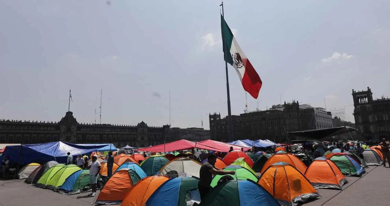 CNTE retira su plantón en CDMX para reorganizar su lucha y evalúa propuesta de la SEP