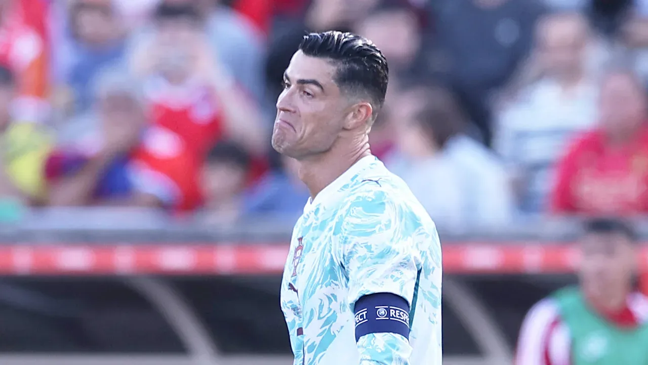 Cristiano Ronaldo rompe la formalidad en entrenamientos con gesto que generó risas en Portugal