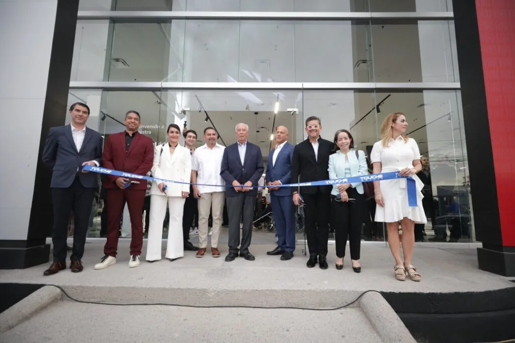 Cruz Pérez Cuéllar reconoce el legado y nueva etapa de Touché Motors en Ciudad Juárez