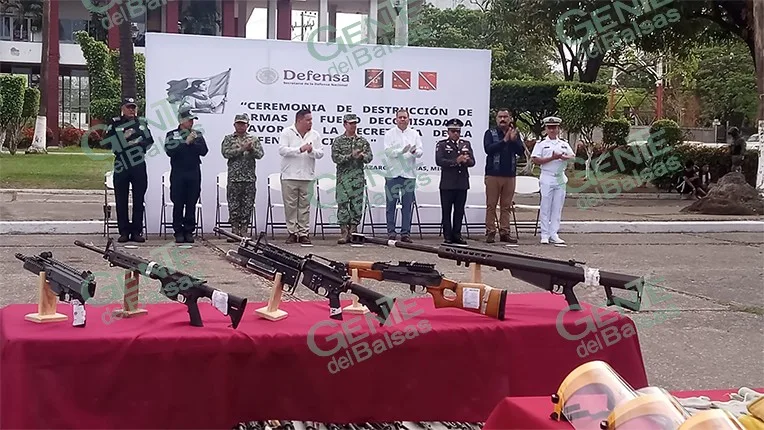 Destruyen cerca de 100 armas decomisadas en Lázaro Cárdenas dentro de estrategia de seguridad