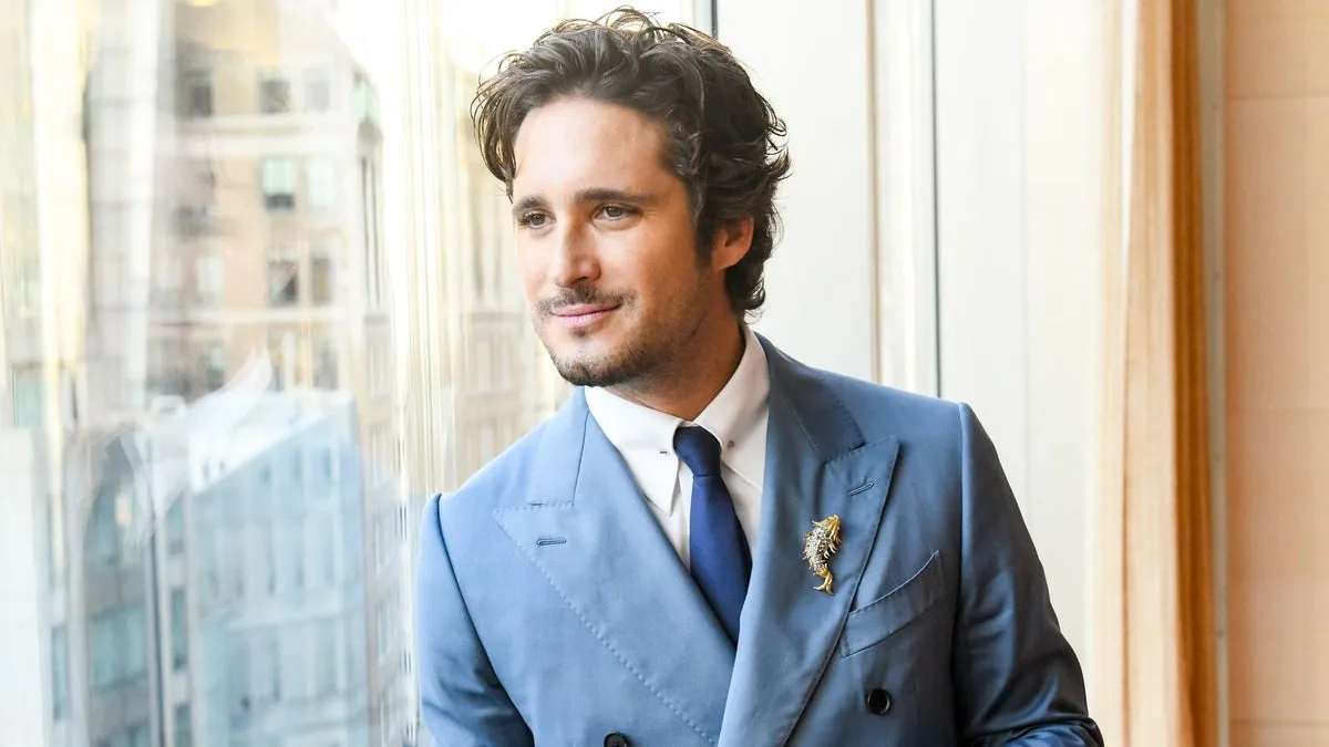 Diego Boneta celebra el estreno de "Killing Castro" con una exclusiva velada de Tiffany & Co. en Tribeca