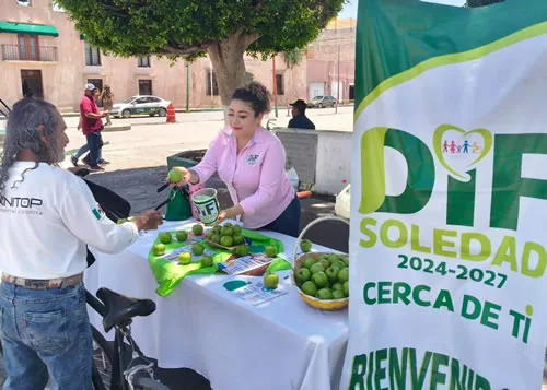 DIF de Soledad impulsa campañas contra el tabaco con intercambio de cigarrillos por frutas