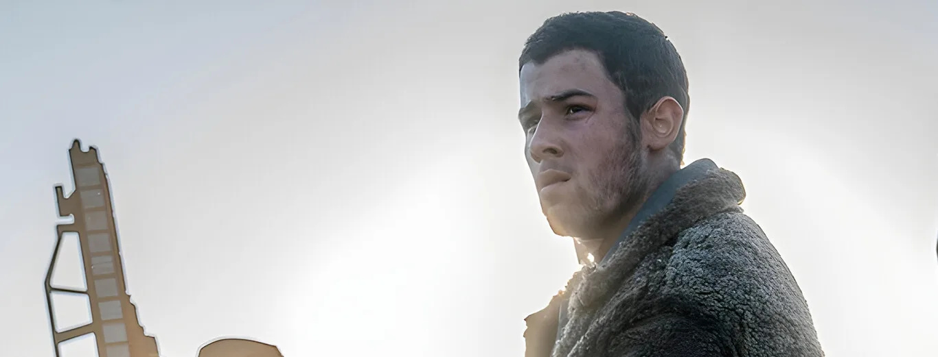 Disponible por tiempo limitado en Netflix: un western sci-fi con Tom Holland y aliens telepáticos