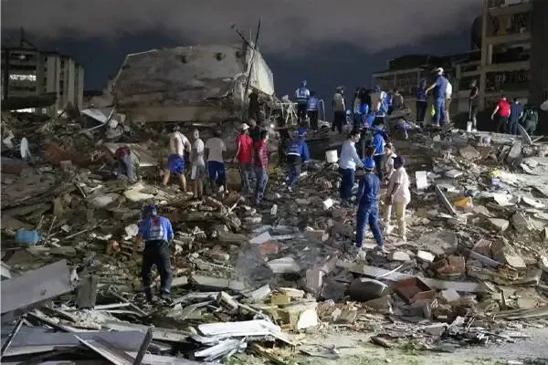 Dos fuertes terremotos sacuden Venezuela y dejan decenas de víctimas y daños graves