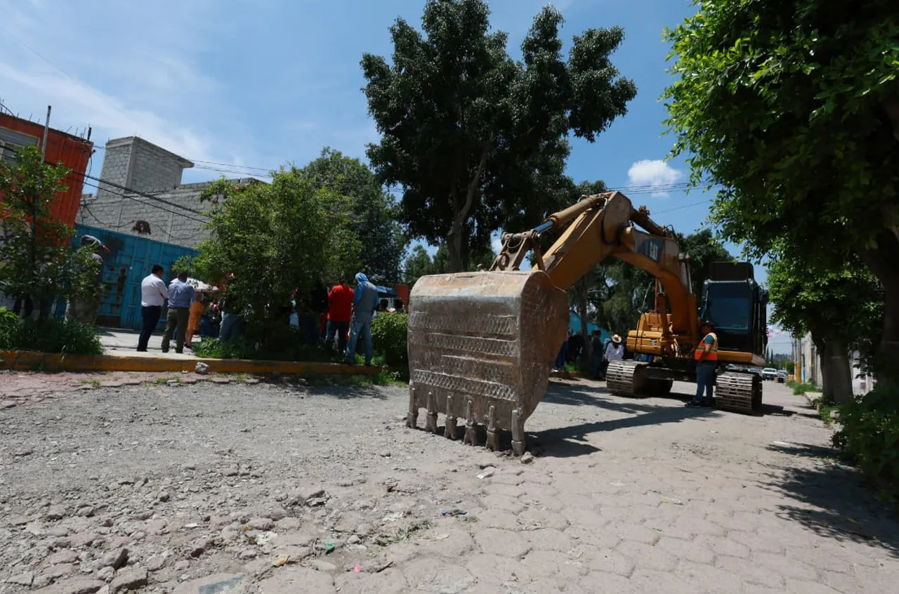 Ecatepec mejora vialidades en San Pedro Xalostoc con inversión de más de 16 millones