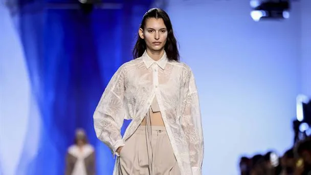 El color toma el protagonismo en las colecciones de moda verano 2026