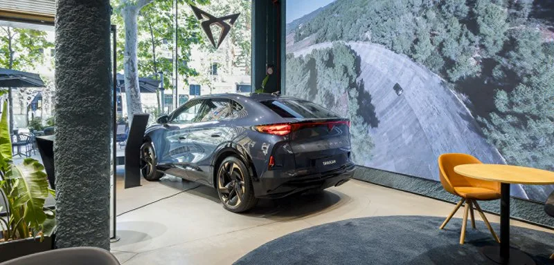 El CUPRA City Garage de Madrid se consolida como un espacio cultural y tecnológico multidisciplinar
