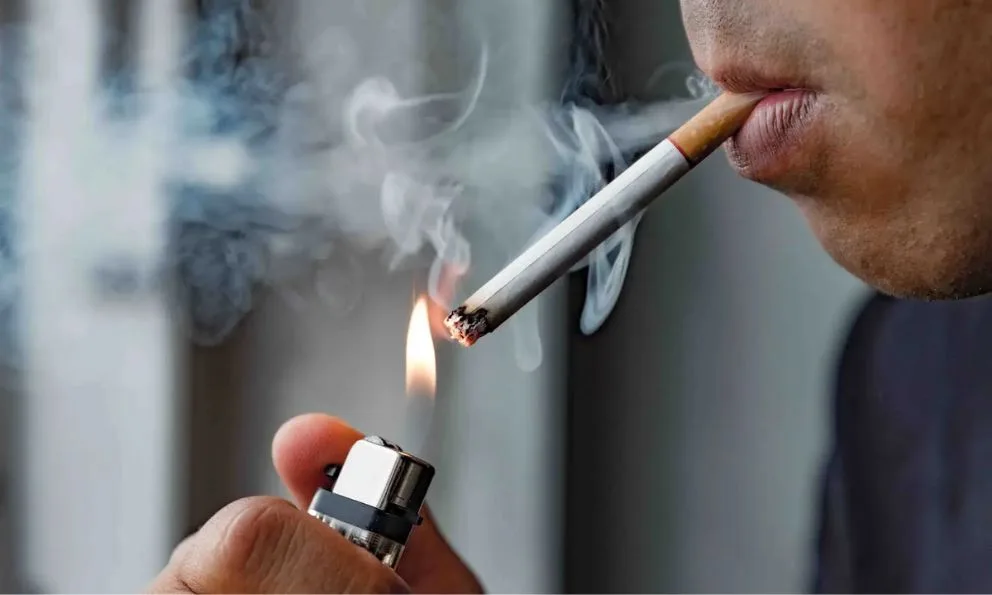 El humo del tabaco afecta también en terrazas y espacios al aire libre