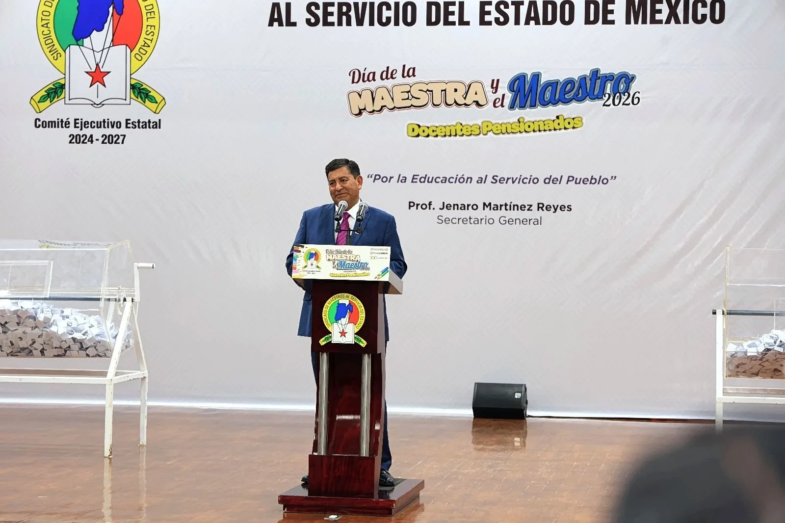 El SMSEM celebra a docentes jubilados con eventos regionales y sorteos especiales